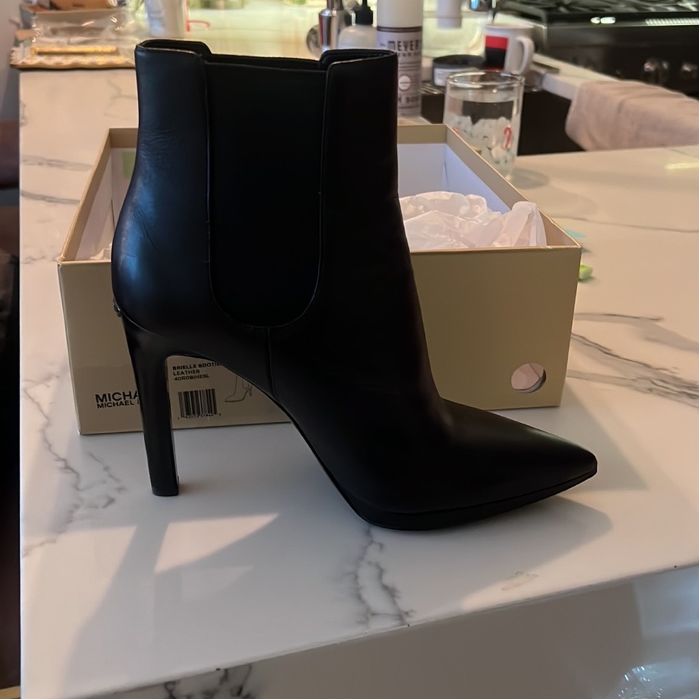 Michael by Michael Kors, Brielle Bootie. Size 9.